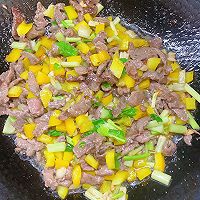 #感恩节为TA做顿饭#彩椒炒牛肉的做法图解7