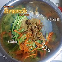 俺觉得非常好吃的凉拌炒肉拉皮!的做法图解2