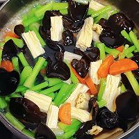 凉拌芹菜腐竹的做法图解4