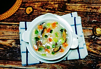 #合理膳食 营养健康进家庭#鸡肉胡萝卜香菇砂锅粥的做法