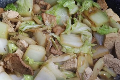 冻豆腐白菜炖肉