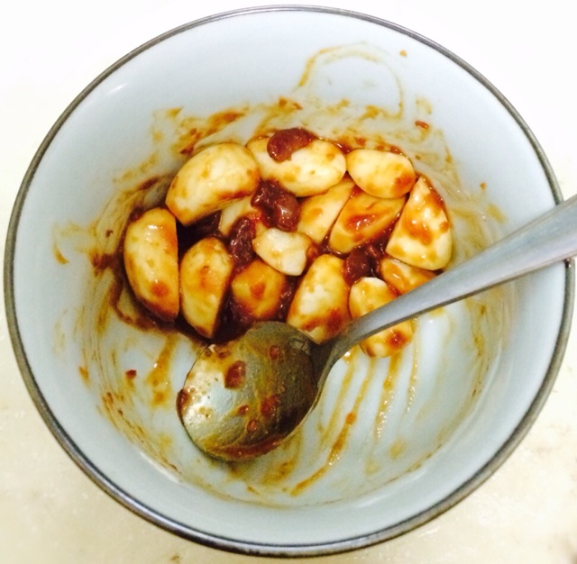 豆瓣酱腌大蒜|下饭利器的做法图解2