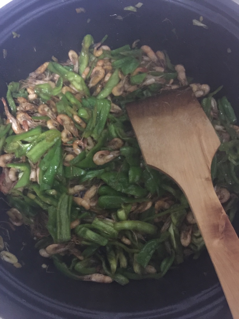 青椒炒小河虾的做法图解4