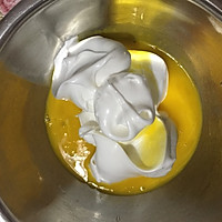 海绵蛋糕----分蛋打发版的做法图解4