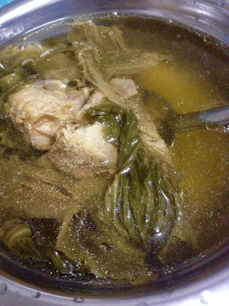 青菜干猪骨汤的做法
