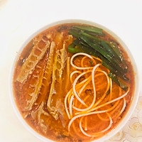 #美食新势力# 小笋菌菇杂酱米线的做法图解10