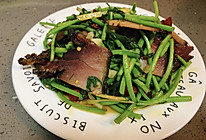 藜蒿炒腊肉的做法