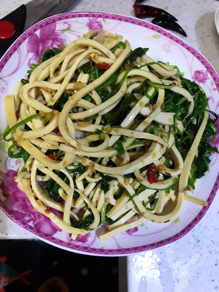 凉拌豆皮荠菜的做法