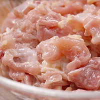 【秋葵鸡丁】这样做，夏天就能愉快地吃肉！的做法图解2