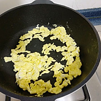 #人人能开小吃店#有薯条味道的黑椒油煎薯丁炒饭的做法图解4
