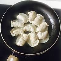 网红菜 ~ 蛋抱煎饺 ~的做法图解3