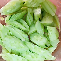 凉拌小黄瓜的做法图解2