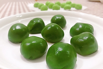 菠菜版的蛋黄肉松青团