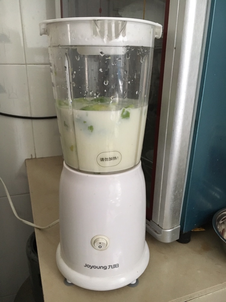 牛油果奶昔的做法图解4
