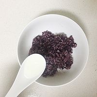 5分钟早餐【紫米肉松饭卷】的做法图解5
