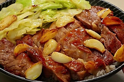 蒜香煎猪排：一场味蕾的狂欢盛宴