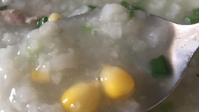 皮蛋瘦肉玉米粥