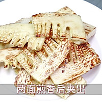 应季的美味【腊肉煎春笋】的做法图解3