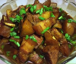 红烧肉炖土豆的做法