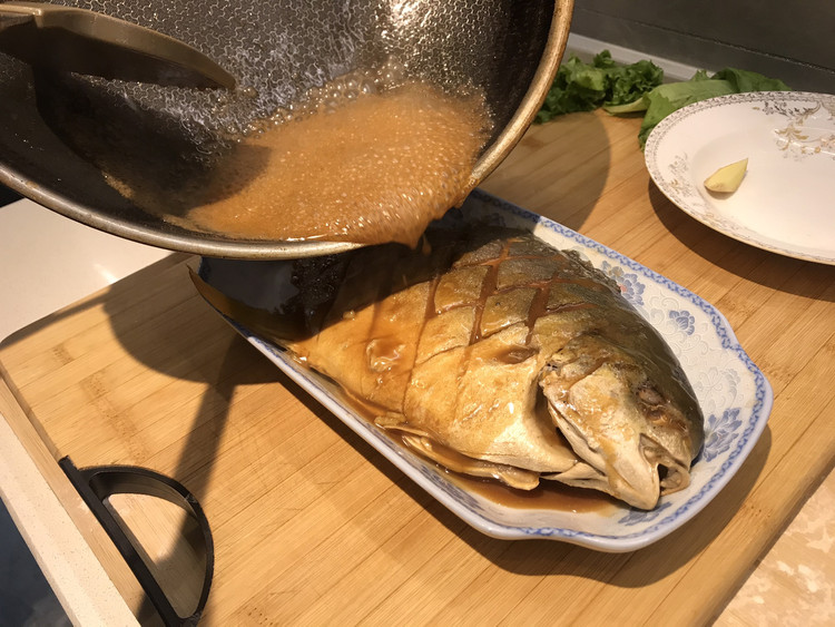 简单美味的红烧鲳鱼的做法