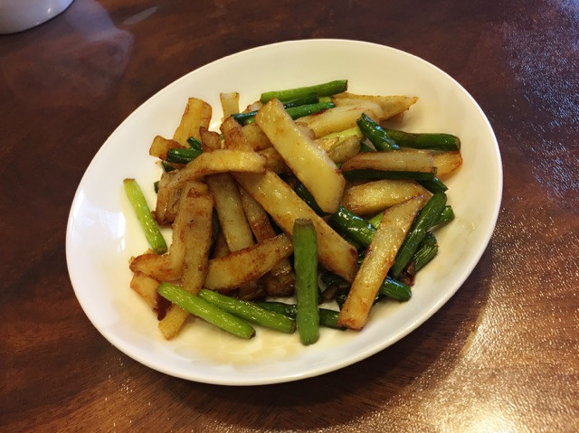 蒜苔土豆条的做法