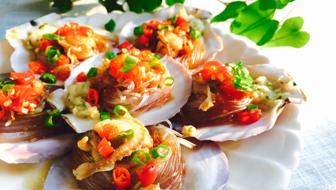 快手蒜蓉粉丝蒸扇贝