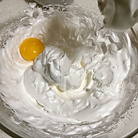 海绵纸杯蛋糕（分蛋法）的做法图解3