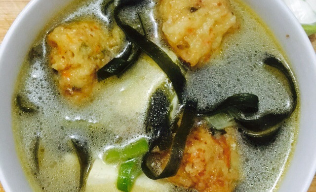 懒人食谱之海带豆腐丸子汤