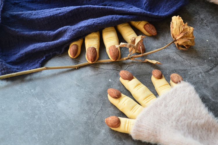 巫婆手指饼干—今天嗨皮了吗的做法