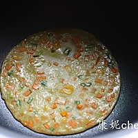 胡萝卜玉米煎饼#铁釜烧饭就是香#的做法图解7