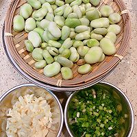 蒜香蚕豆的做法图解2