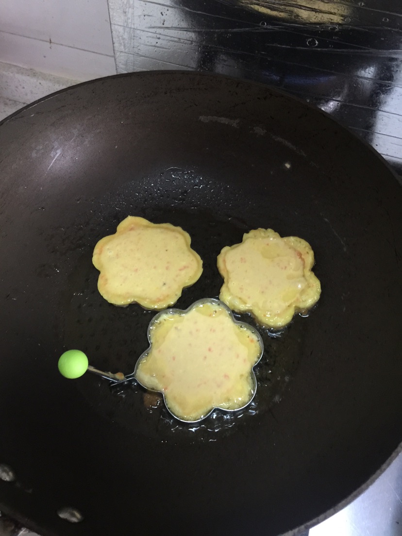 鸡肉胡萝卜蛋饼的做法图解3