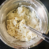 宝宝辅食·葱香虾皮鸡蛋馅饼的做法图解2