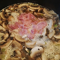 #龙年好运来 乐享豪吉味#松茸口蘑肉片汤的做法图解7