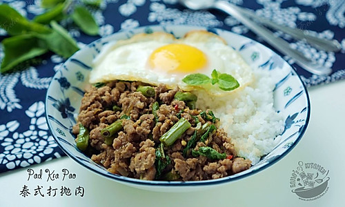 泰式打抛肉 （Pad Ka-Prao）的做法