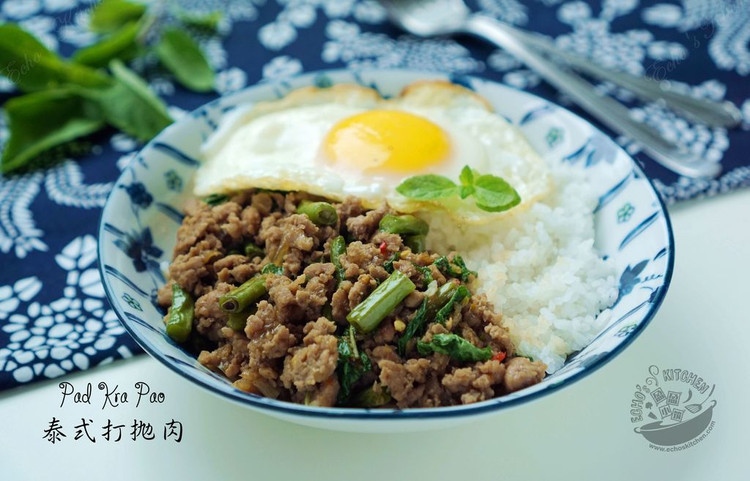 泰式打抛肉 （Pad Ka-Prao）的做法