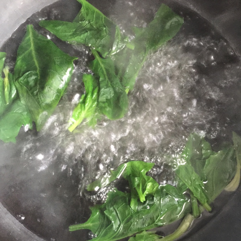 菠菜土豆煎#橄露贝贝橄榄油试吃#的做法图解2