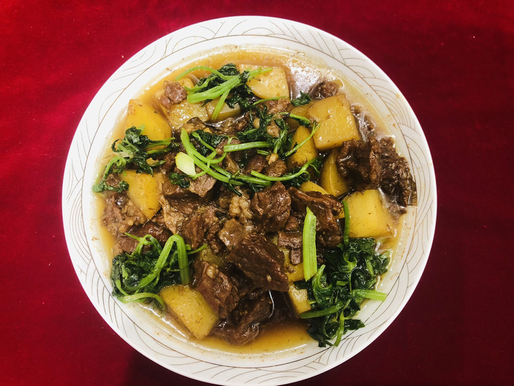 土豆炖白牦牛肉的做法