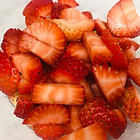 #夏日撩人滋味#草莓椰奶西米露的做法图解2