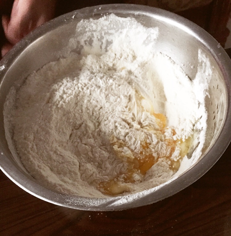 香脆快手小麻花的做法图解1