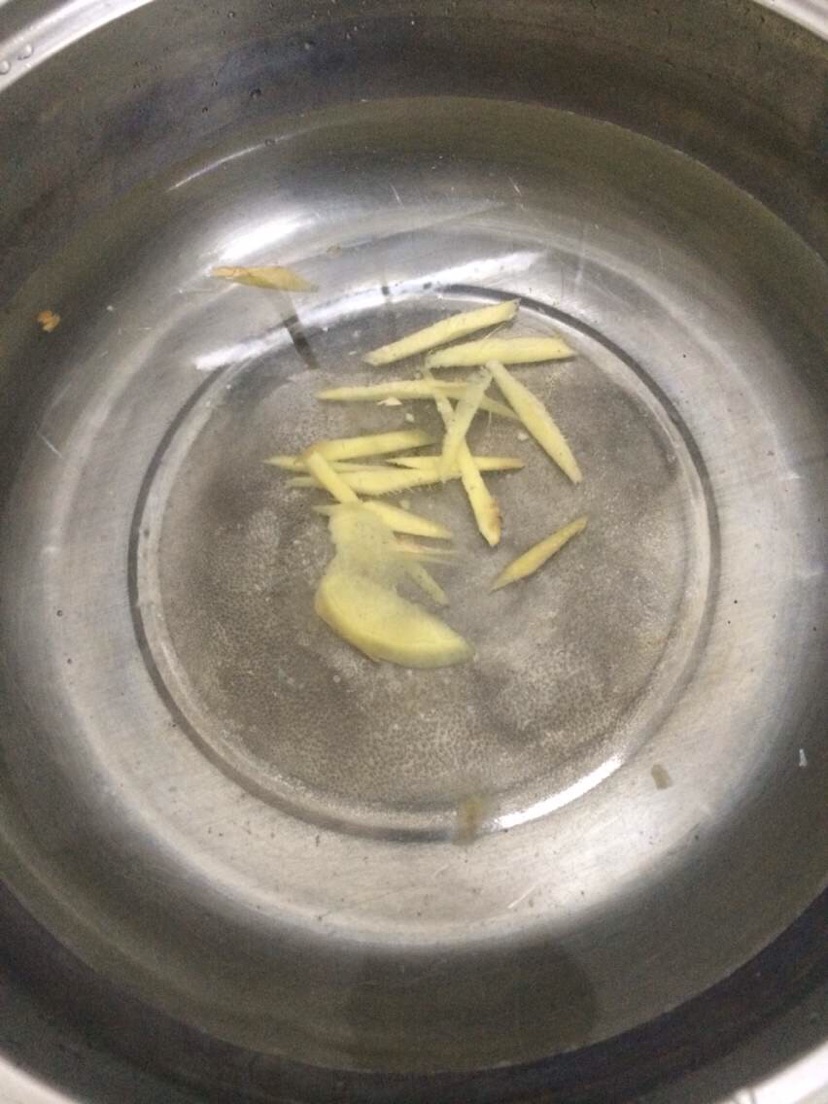 蒜蓉酸辣凤爪的做法图解3