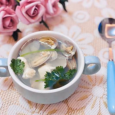鲜甜好味动漫版花蛤豆腐汤