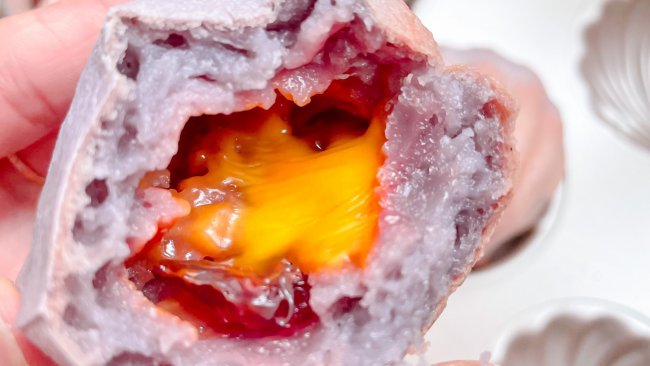 今日烘焙美食分享.|玛德琳款脆皮紫薯蔓越莓年糕的做法