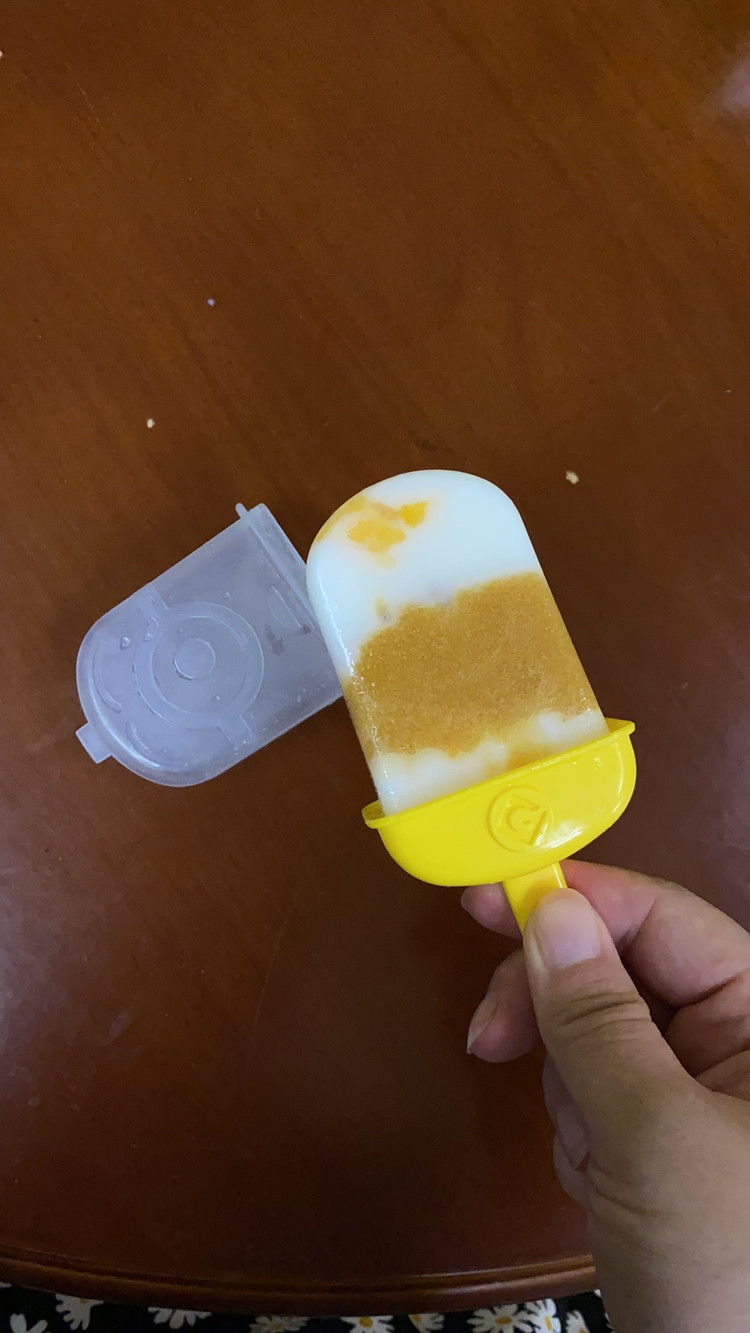 夏日黄桃冰棍的做法