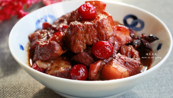 鲜莓秘制红烧肉