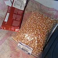 不粘锅版巧克力爆米花(黄油版,也可用食用油替代)超级香甜!的做法图解1