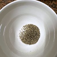 黑椒牛肉鸡腿菇的做法图解3