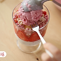少女心特供—小兔纸草莓雪糕杯《仓之食》12的做法图解11