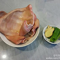 白切猪耳的做法图解1