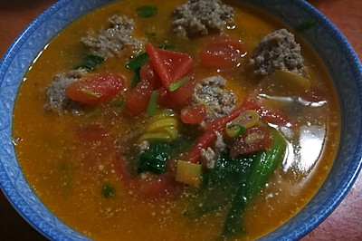 西红柿肉丸青菜汤